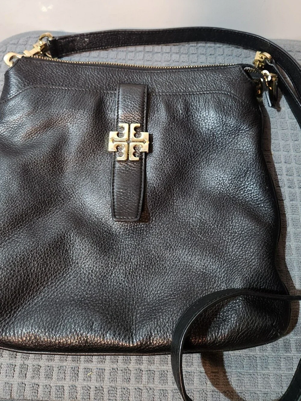 EUC Tory Burch Harper / Britten Pebble Leather Black Crossbody Messenger Purse